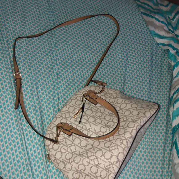 Calvin Klein Purse - Picture 4 of 8